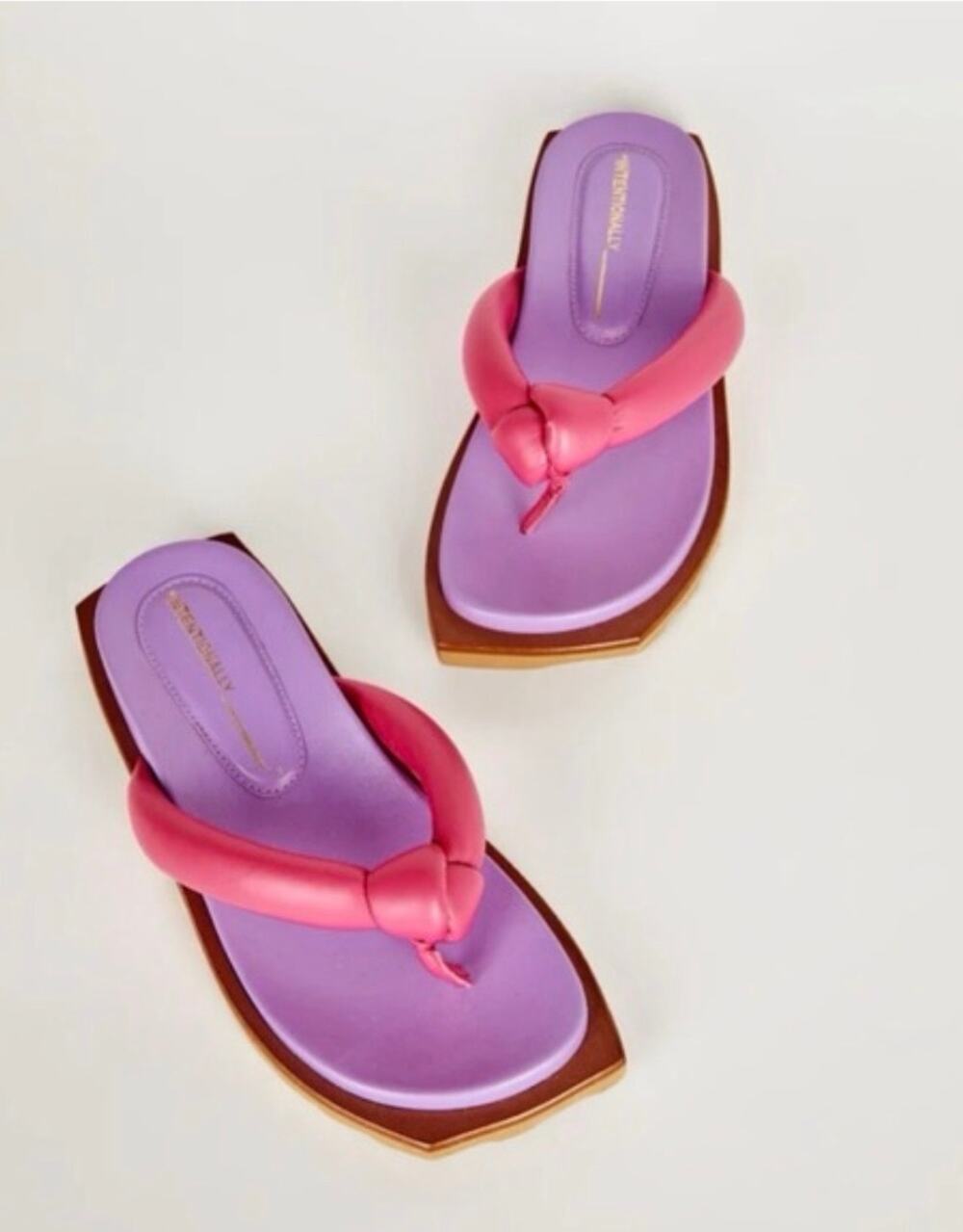 Intentionally Blank Womens 39 Pink Purple Leather Goody Flip Flop Sandals